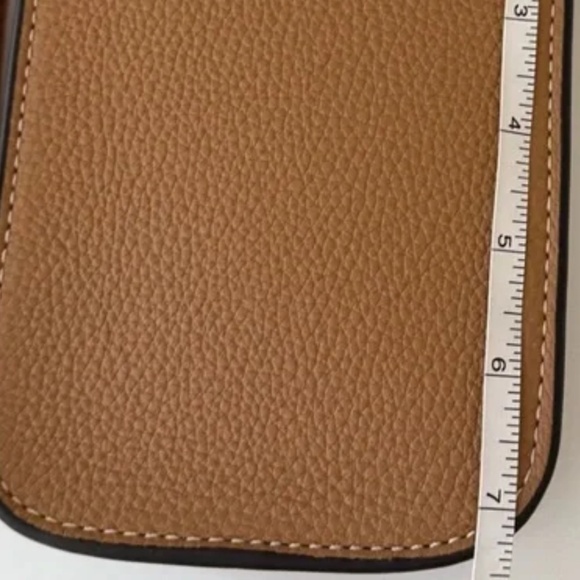 NWOT 👛👝 👜 #WOMENS #TORYBURCH THEA #LEATHER #CELLPHONE #CROSSBODY BAG IN TAN - Picture 4 of 7
